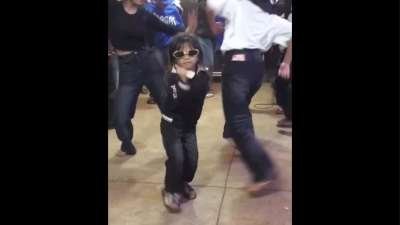 Small Girl Dancing Funny Memes Download